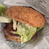 感動の再会！函館「ラッキーピエロ」のチャイニーズチキンバーガー、キャンピングカー旅の最高の締めくくり！